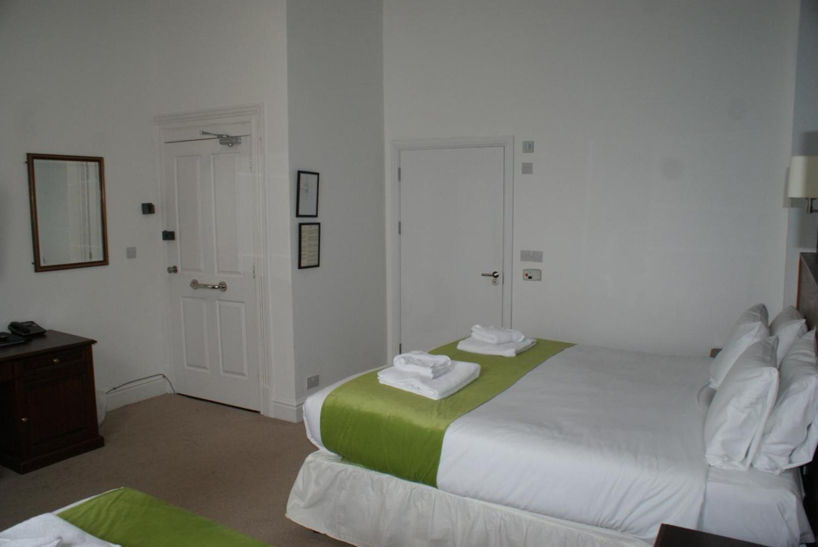 Keppels Head Hotel พอร์ตสมัธ ภายนอก รูปภาพ